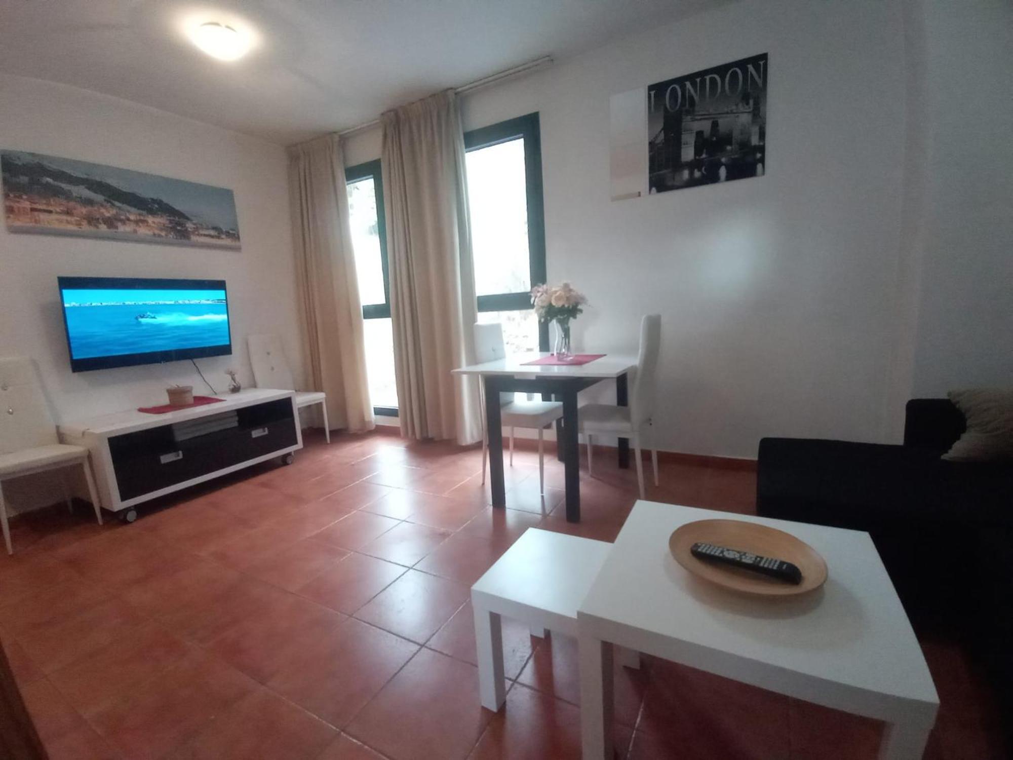 Estudio Y Garaje Incluido En Zona Baja *